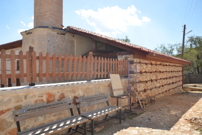 600 yıllık Sarıhacılar Camii yıllara meydan okuyor