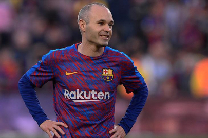 Anreas Iniesta futbolu bıraktığını açıkladı