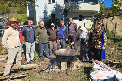 Kulakkaya Yaylası'nda geleneksel armut pekmezi yapımına başlandı