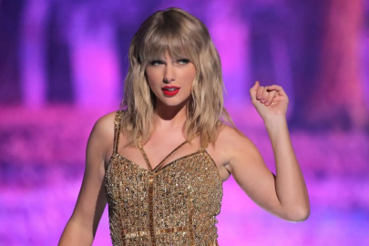 Taylor Swift 305 dolarlık elbise giydi