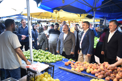 Bursa Milletvekili Mustafa Varank ile Başkan Oktay Yılmaz pazarcı esnafıyla buluştu