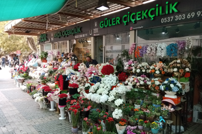 Bursa’da Çiçek Pasajı, çiftlerin uğrak yeri oluyor