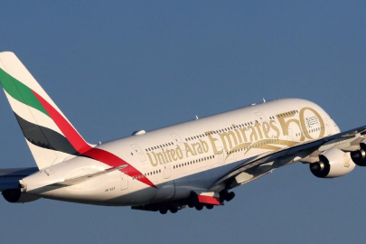 Emirates, bugünkü tüm uçuşlarını iptal etti