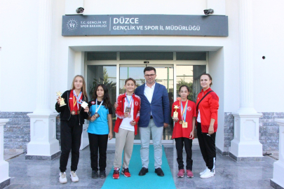 Yazıcı'dan derece elde eden sporculara hediye