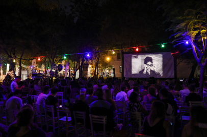 Antalya'da Yeşilçam Festivali'nde yıldızlar altında sinema keyfi