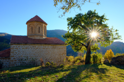 Sonbaharın eşsiz renkleri İmera Manastırı’nı da sardı