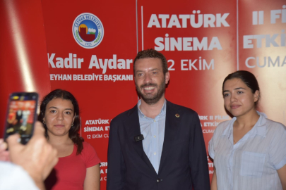 Ceyhan Belediye Başkanı Aydar, "Atatürk 2" filmiyle Ceyhanlıları buluşturdu