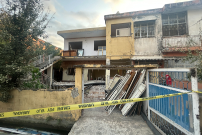 Hatay'da çöken balkon baba ve oğlun hayatını kaybetmesine neden oldu