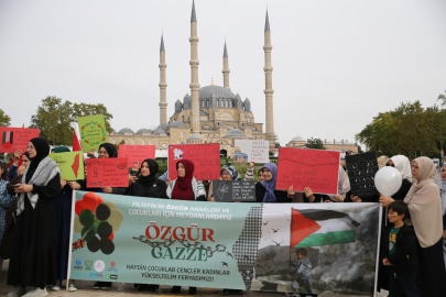 Kadın ve çocuklar İsrail'in Filistin'e yönelik saldırılarını protesto etti