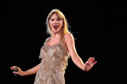 Taylor Swift fırınla kendisini yaktı!