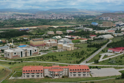 Sivas Cumhuriyet Üniversitesinde deprem nedeniyle eğitime ara verildi