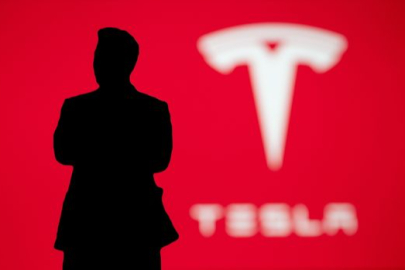 2,4 milyon Tesla araca inceleme başlatıldı