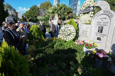 Ara Güler mezarı başında anıldı