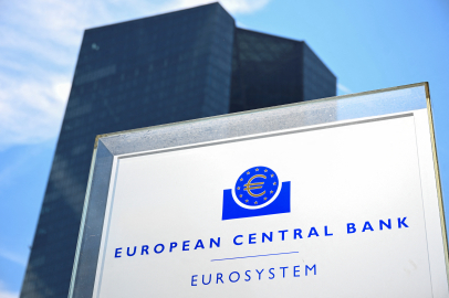 ECB anketi: Ekonomistler 2025 için büyüme beklentilerini hafifçe düşürdü