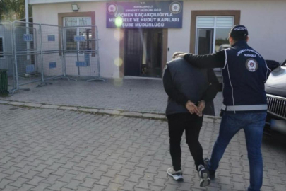 Kırklareli'de 'dur' ihtarına uymayan araçta 12 kaçak göçmen yakalandı