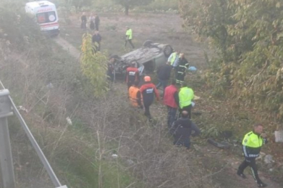 Şarampole uçan otomobildeki anne hayatını kaybetti, eşi ve bebeği yaralandı