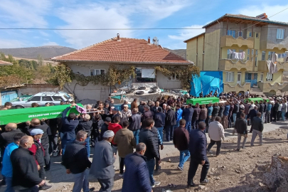 Aynı köyden 5 tabut birden çıktı