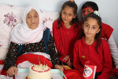 101 yaşındaki Reyhan Şener'e doğum günü sürprizi