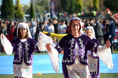 Anadolu kadınlarının gösterisi 29 Ekim'e damga vurdu