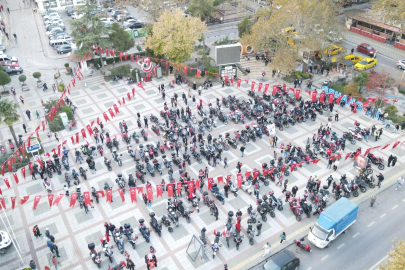 Bursa'da  150 motorcudan Cumhuriyet Korteji