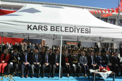 Kars’ta Cumhuriyet yürüyüşü yapıldı