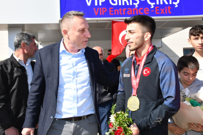 Avrupa şampiyonu Algül, Şırnak'ta coşkuyla karşılandı