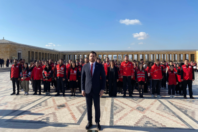 Genç Kızılay Gönüllüleri’nden Anıtkabir ziyareti