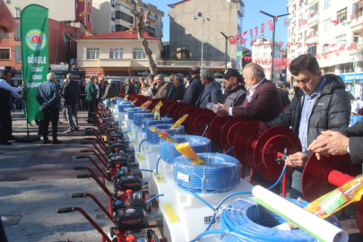 Giresun'da üreticiye ilaçlama makinesi dağıtıldı