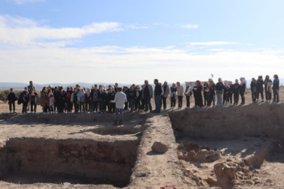 Öğrenciler Tavşanlı Höyüğü’nü gezdi