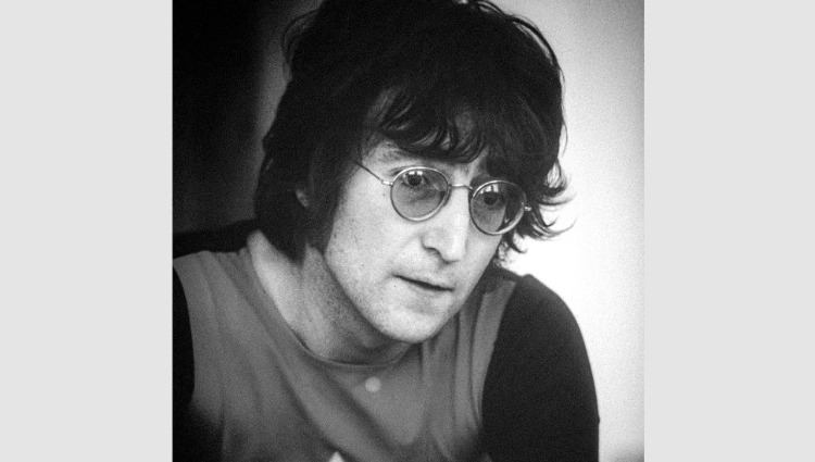 10- JOHN LENNON- 17 Milyon Dolar