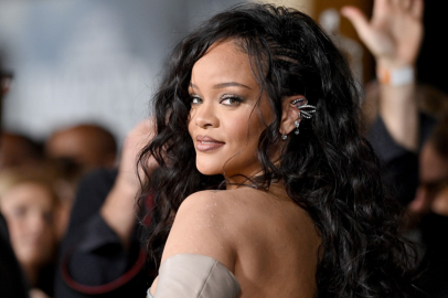 Rihanna'dan oy verin çağrısı