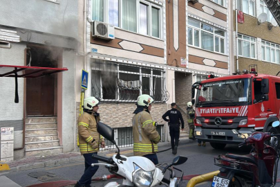 İstanbul'da yangın paniği: 5 kişi mahsur kaldı