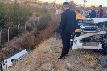 Adıyaman'da otomobille pikap çarpıştı: Yaralılar var