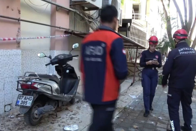 Gaz sıkışması bomba gibi patladı! 2 belediye görevlisi yaralandı