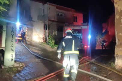 Bursa'da bacadan çıkan yangın evi küle çevirdi