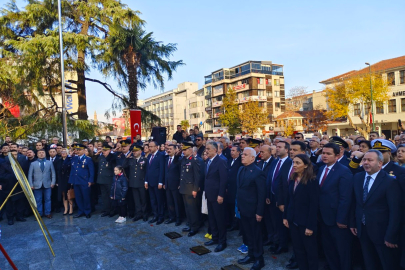 Bursa, Atatürk'e saygı ve minnetini gösterdi