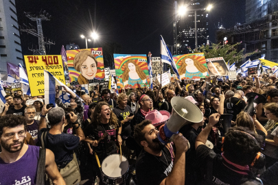 İsrailli esir yakınları, esir takası anlaşması talebiyle Tel Aviv'de gösteri düzenledi