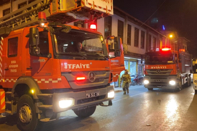 Bursa'da sıcak saatler!  2 katlı ahşap binada yangın