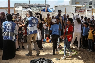 Eski UNRWA yöneticisi Hollandalı Takkenberg'e göre, İsrail Filistin tarihini silmeye çalışıyor