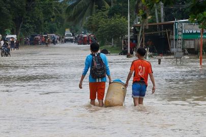 Filipinler'de Toraji ve Usagi tayfunları hayatı olumsuz etkiledi