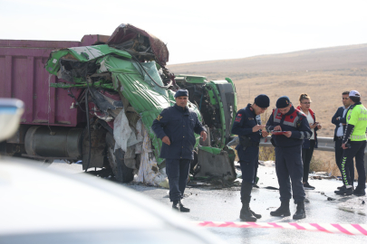 Konya'da korkunç kaza! Tanker ve kamyon çarpıştı