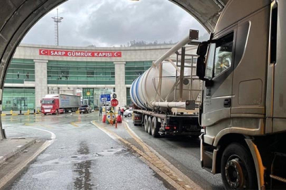 Sarp Sınır Kapısı'ndaki tır geçişlerinde rekor kırıldı