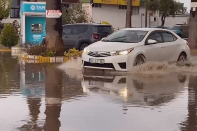 Ayvalık'ta sağanak yağış