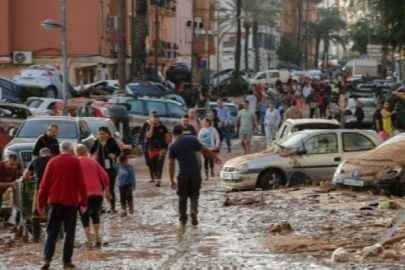 Portekiz’de şiddetli yağış: Sokak ve caddeler sular altında kaldı