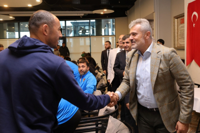 Hatay Büyükşehir Belediye Başkanı Öntürk, Hataysporlu futbolcularla buluştu