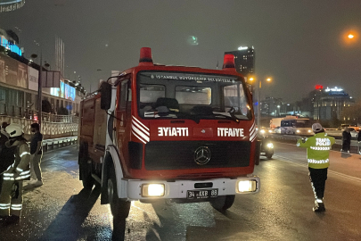 Seyir halindeki araç alev alev yandı