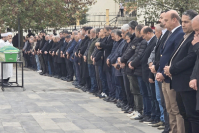 Aracında ölü bulunan milletvekilinin kardeşi, toprağa verildi