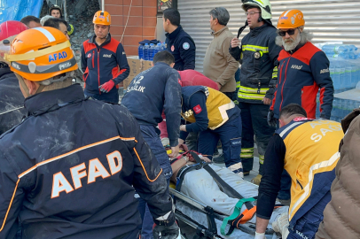 Kentsel dönüşüm yapılan binada göcük oldu: 2 işçi yaralandı