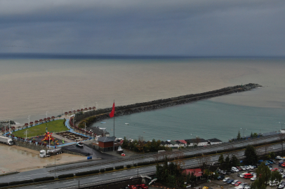 Rize'de denizin rengi değişti