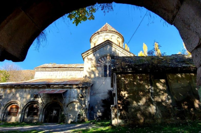 Bağbaşı Taş Camii görenleri adeta büyülüyor